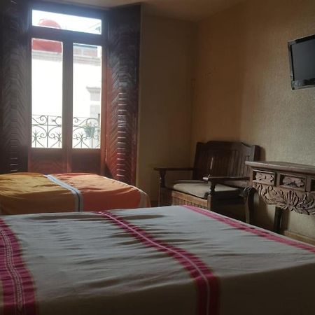 Hostal Casa Castillo Morelia Exterior photo