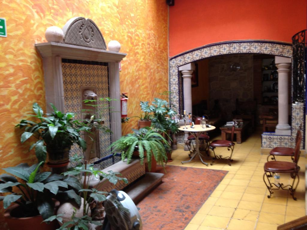 Hostal Casa Castillo Morelia Exterior photo