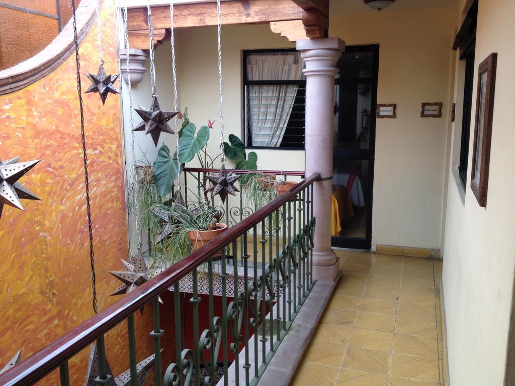 Hostal Casa Castillo Morelia Exterior photo