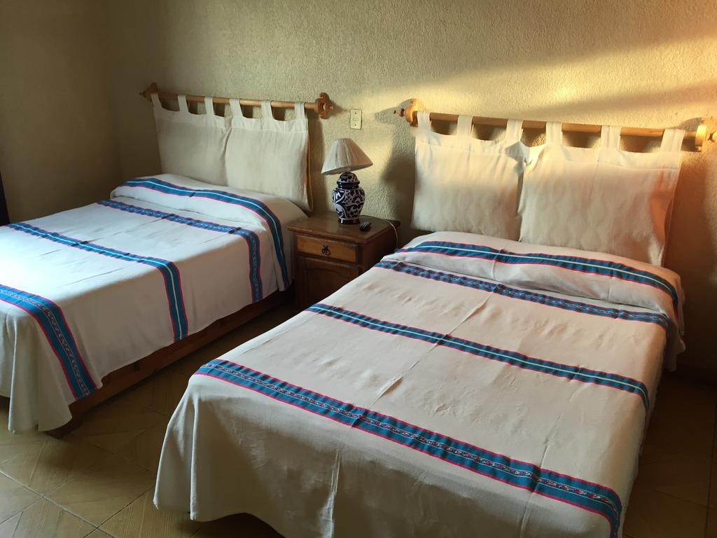 Hostal Casa Castillo Morelia Room photo