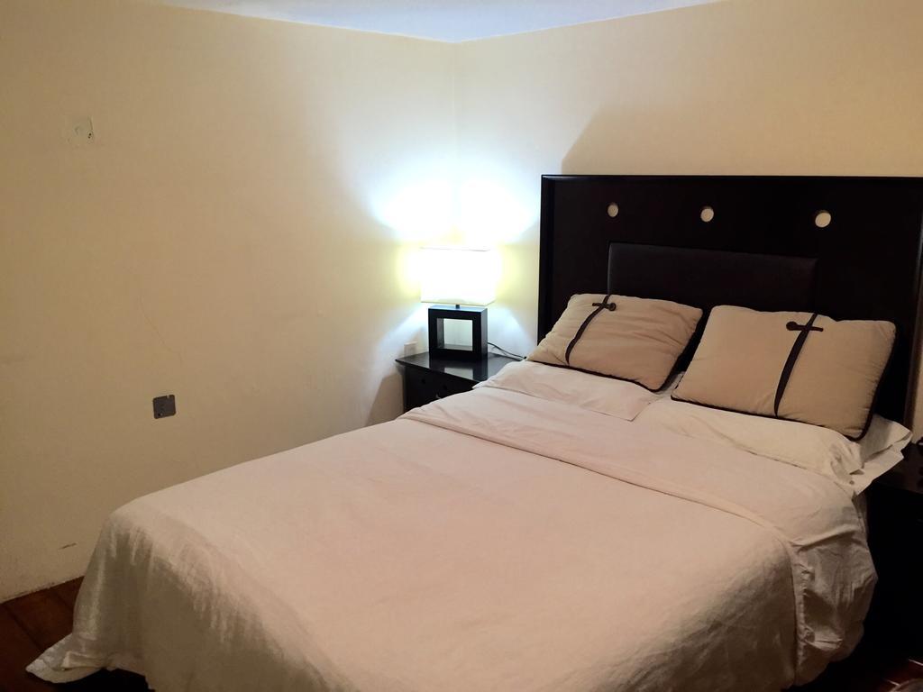 Hostal Casa Castillo Morelia Room photo